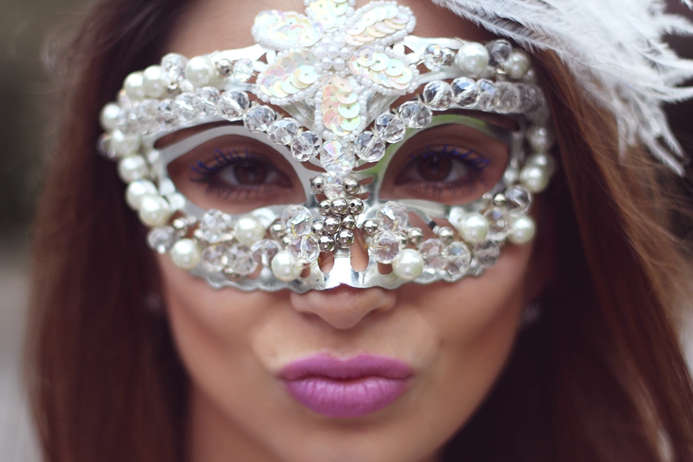 look-de-carnaval-máscara-branca-4