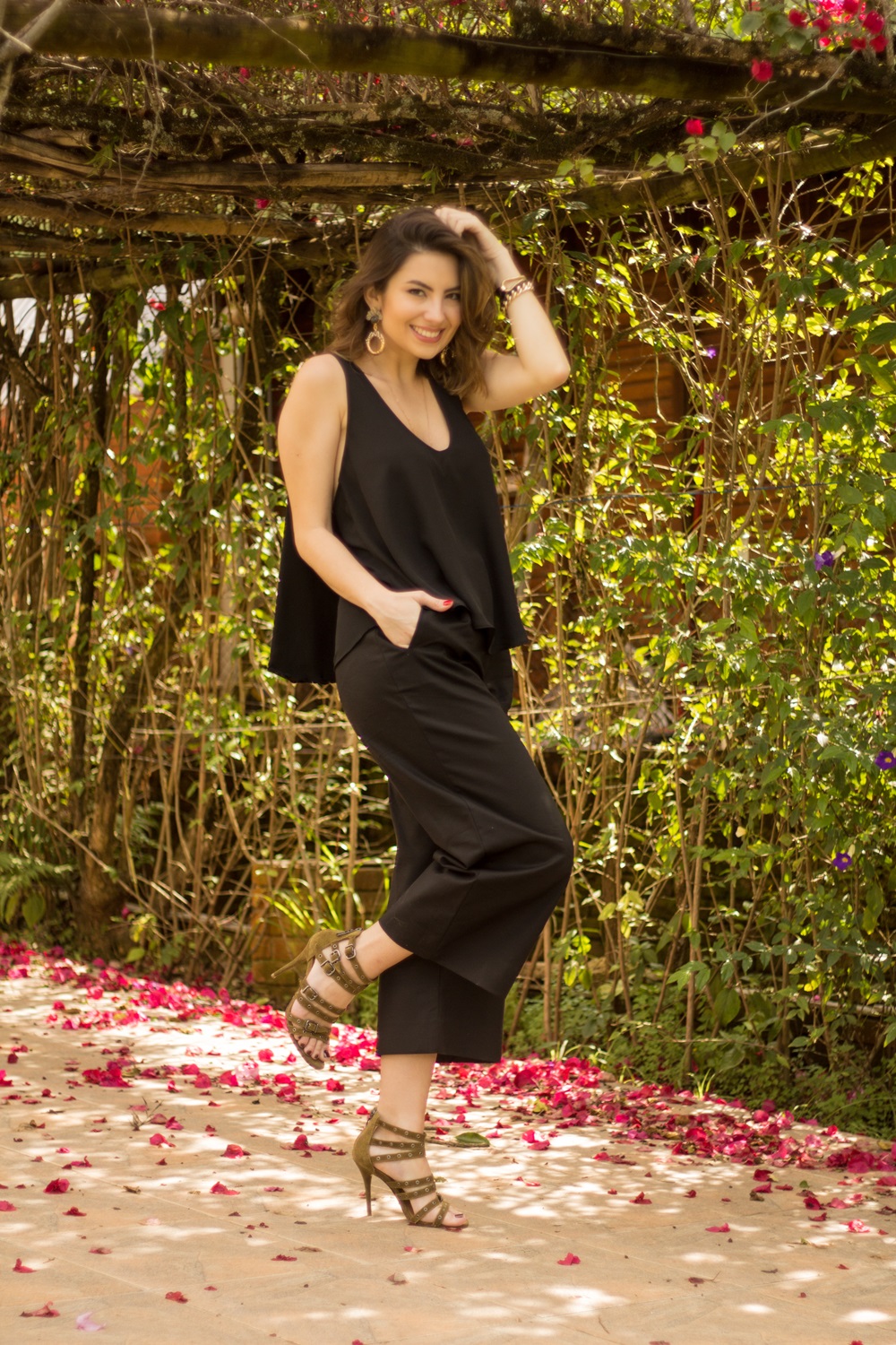 como-usar-calca-pantacourt-post--blog-vanduarte-look-all-black-2