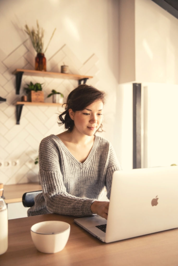 Home office: Como expressar seu estilo por telas